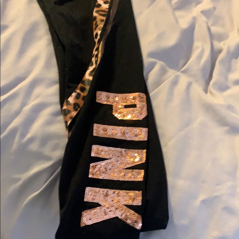 NWOT pink yoga pants.